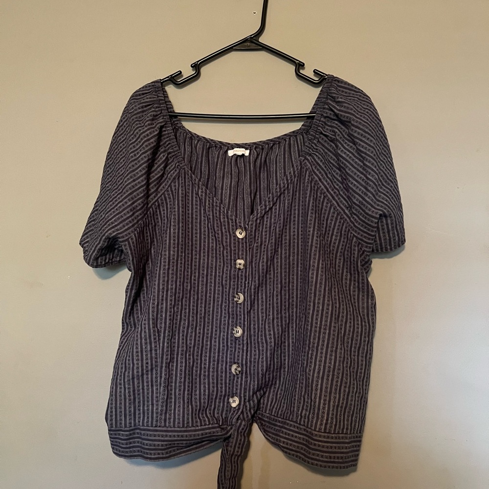 Off-The-Shoulder Plus Top! 💙 - Picture 2 of 4